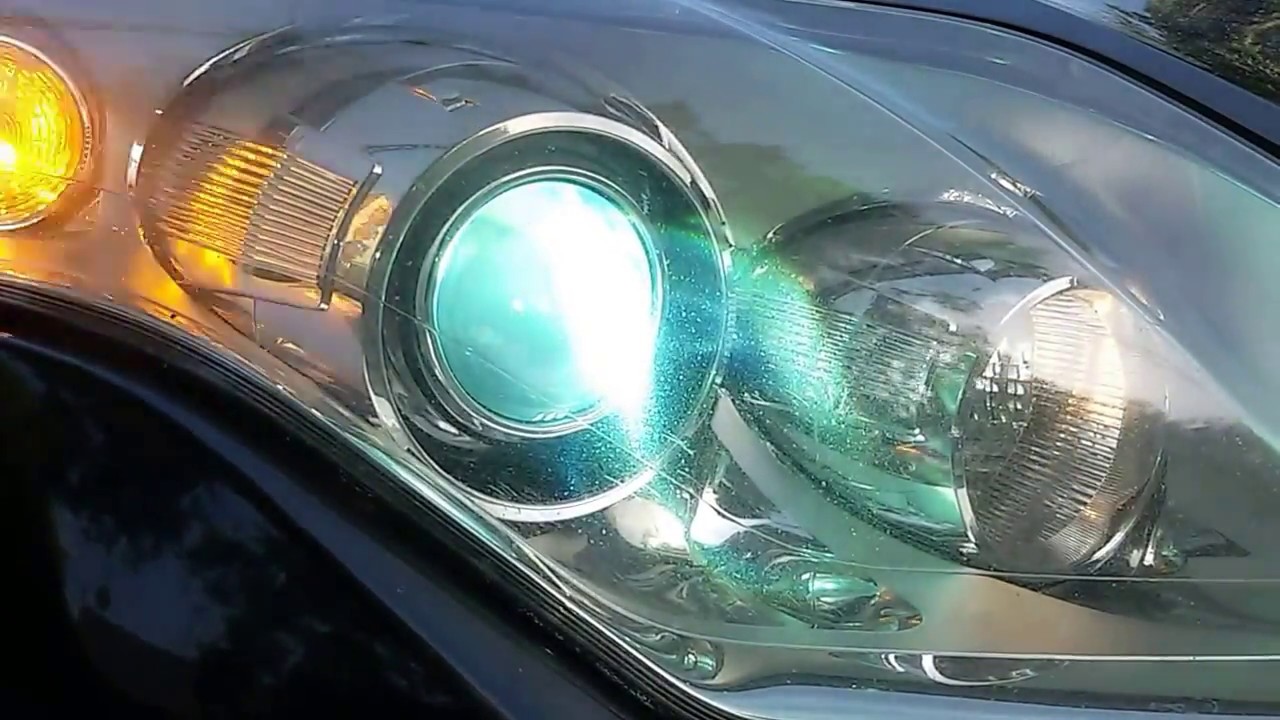 Renault Laguna 3 wymiana przetwornicy Xenon.