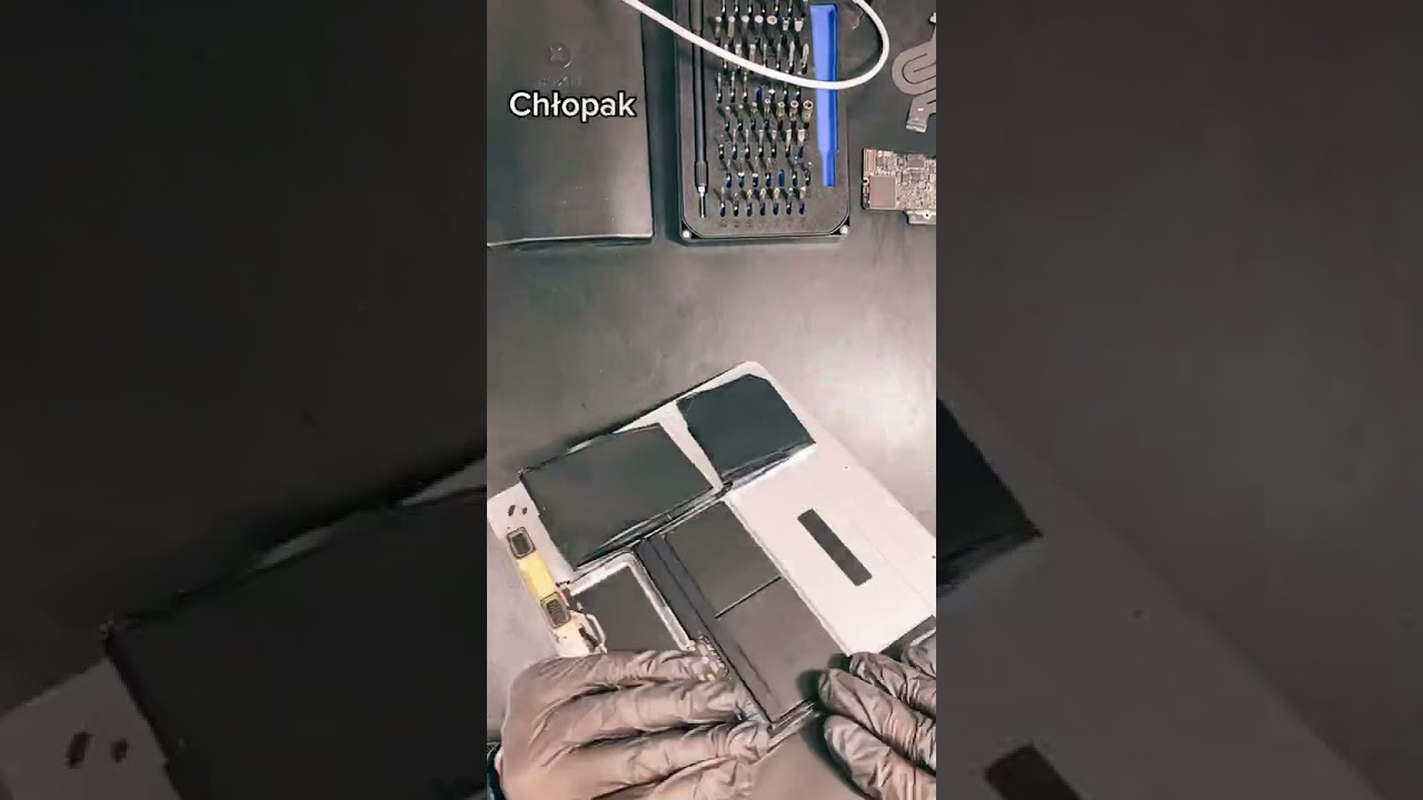 Co w duszy gra? Chłopak serwisant! iPhone naprawa? Gdzie? Jak?