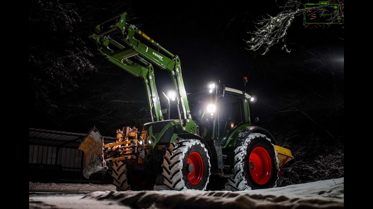 Winterdienst/ Fendt 516 Vario/ Parkplätze von Schneemassen befreien