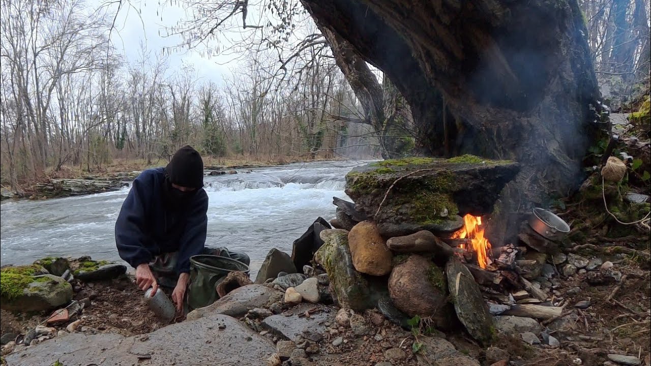 Gold Panning by the River in the Rain and a Relaxing Campfire 