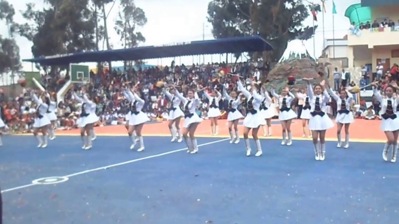 PRESENTACION EN LA SALLE AMBATO--BASTONERAS...