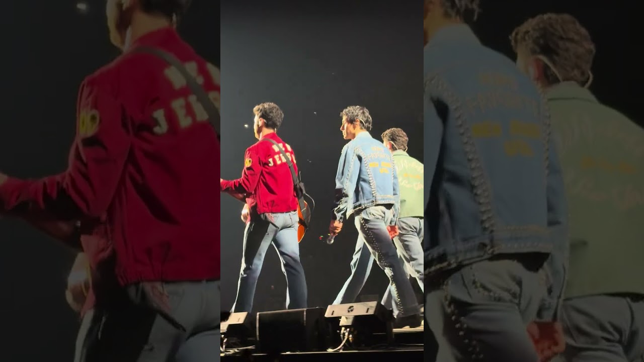 Jonas Brothers ‘Coming Home This Christmas’ -Live