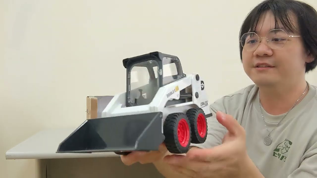 雙鷹 E594 遙控山貓(鏟裝機) 開箱