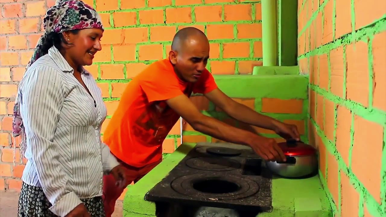FILTRO DE HUMO PARA COCINA ARTESANAL - GANADORES 1ER PUESTO SUPERATEC REGION HUÁNUCO