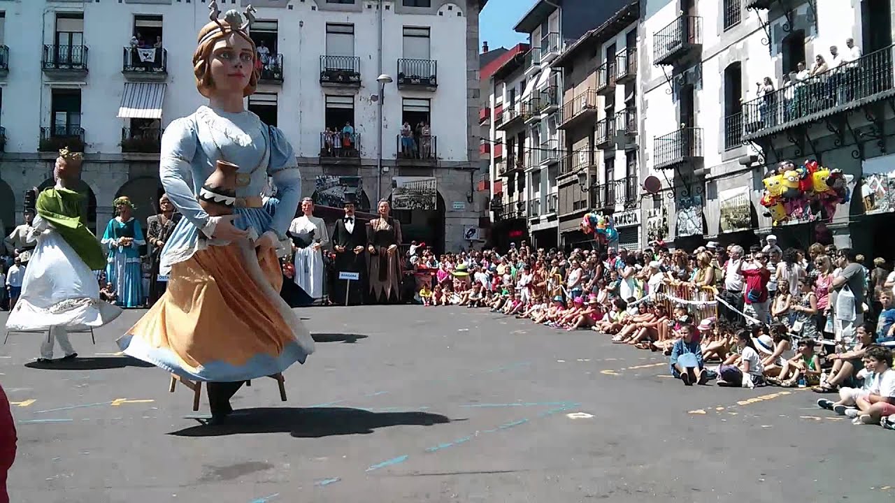 ALDE ZAHARREKO ERRALDOIAK AZPEITIAN 2014 /// GIGANTES DEL CASCO VIEJO EN AZPEITIA 2014