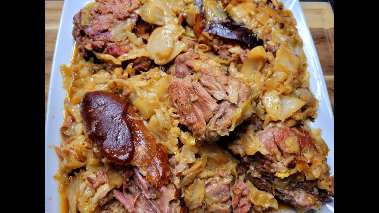 Жареная капуста с шейными костями