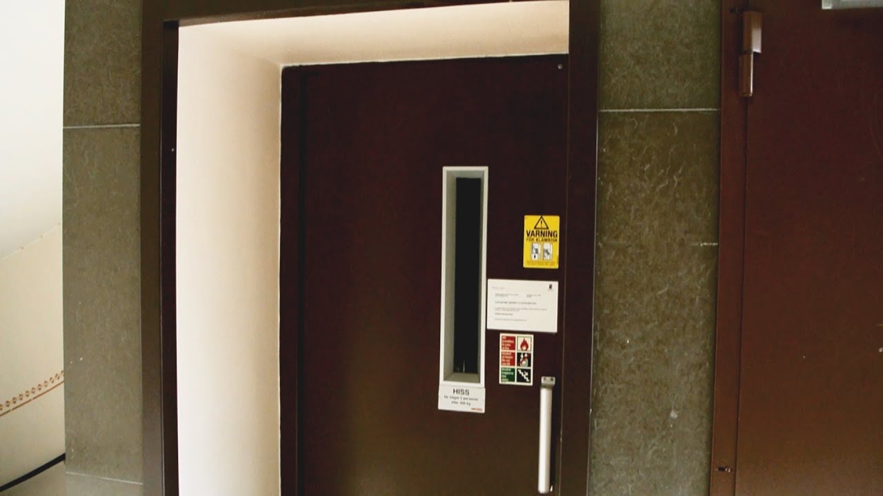 NTD Screw drive elevator without inner doors @ Selmedalsvägen 38, Stockholm, Sweden