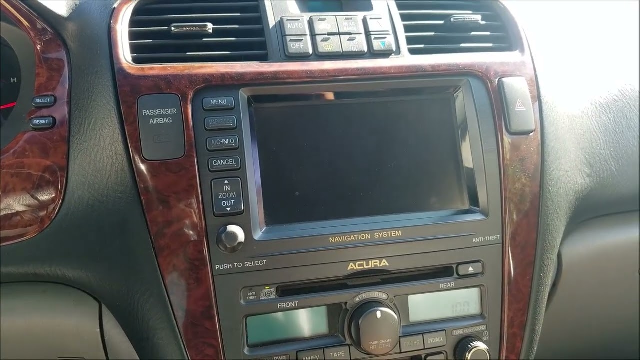 Проблема с черным экраном камеры заднего вида у Acura MDX 2004 года.