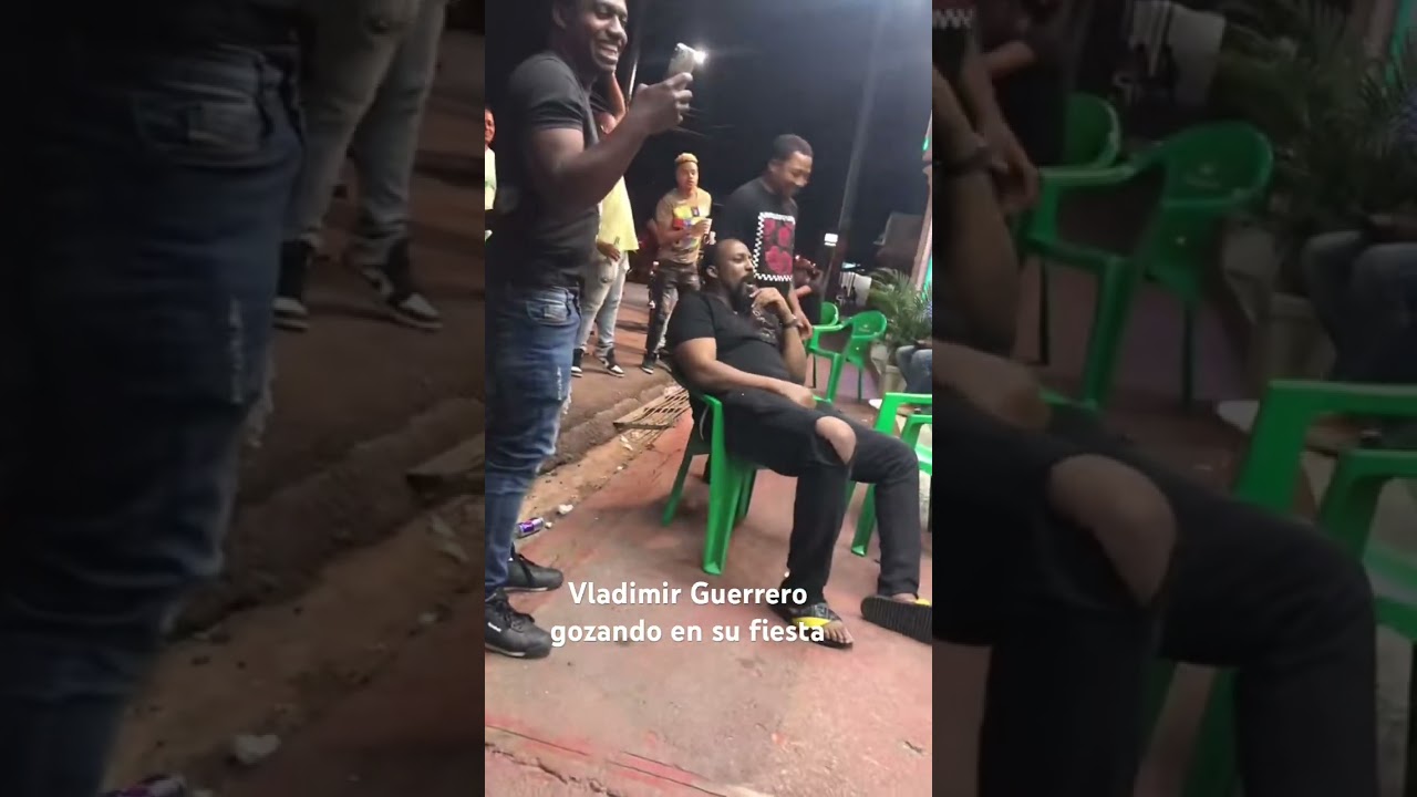 Vladimir Guerrero gozando en su fiesta😂😂😂