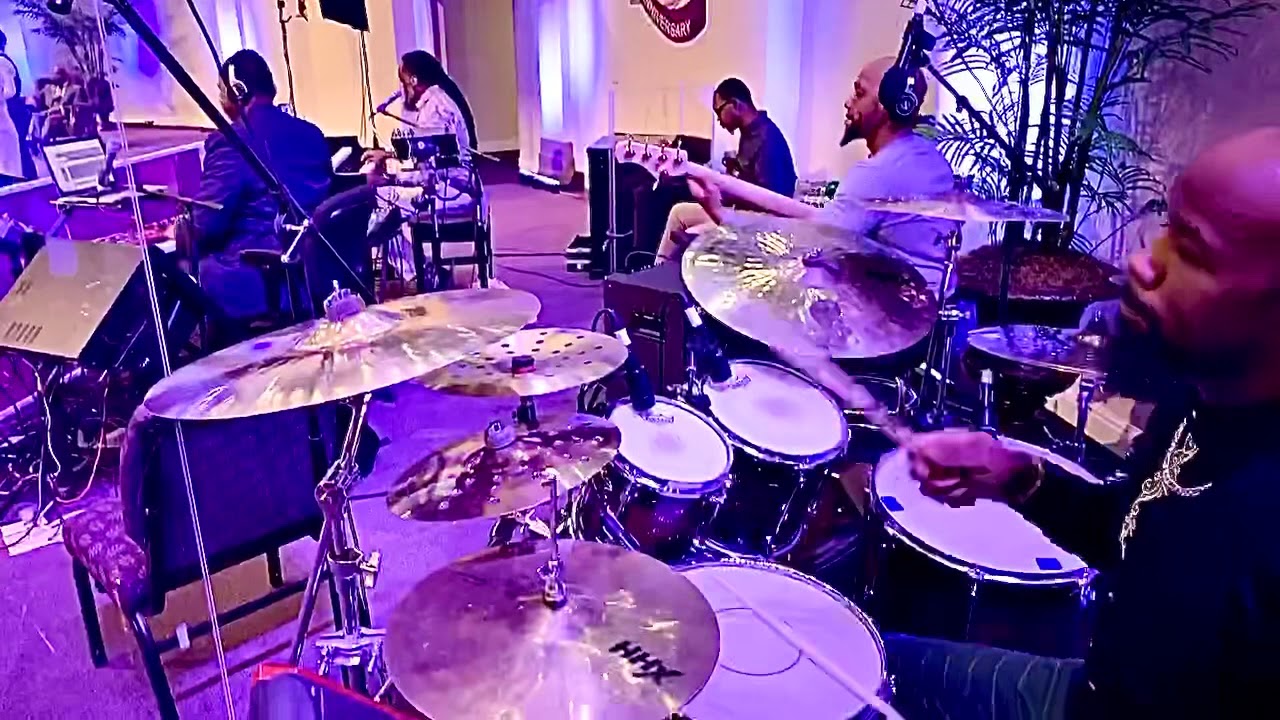 Fred Hammond “Let The Praise Begin” LaRue Howard Version