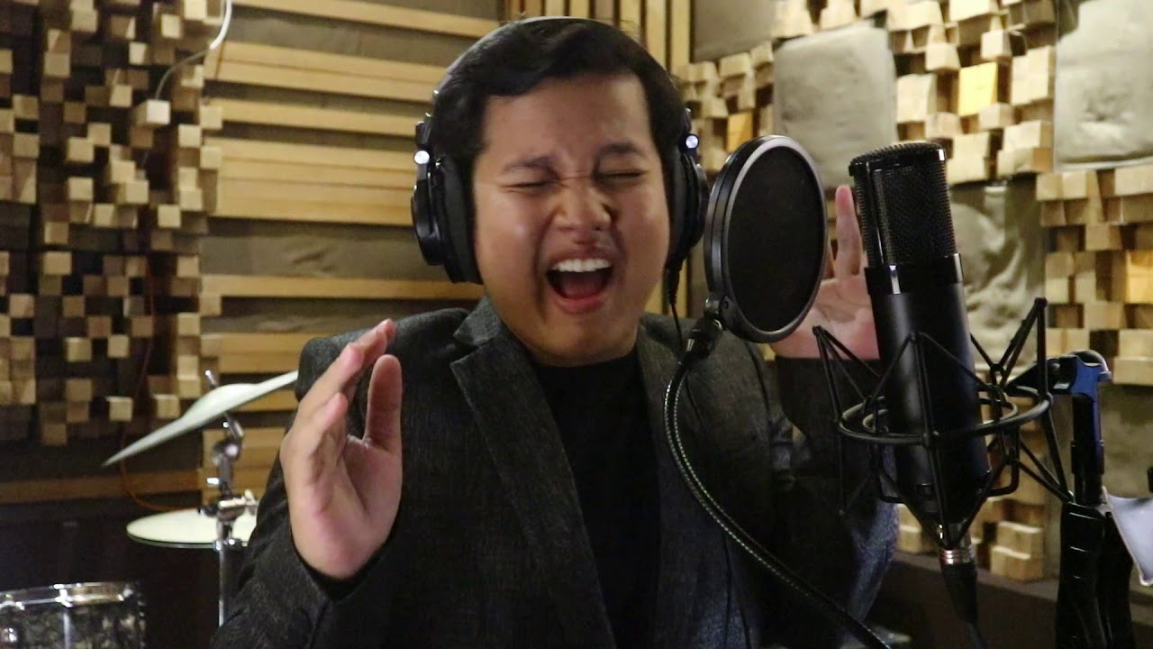 Feeling Good - Michael Buble cover by Satrio Lahskart (live lomba KWC 2020)