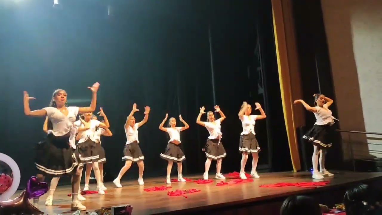 coreografía caperucita y el lobo no confíes en nadie