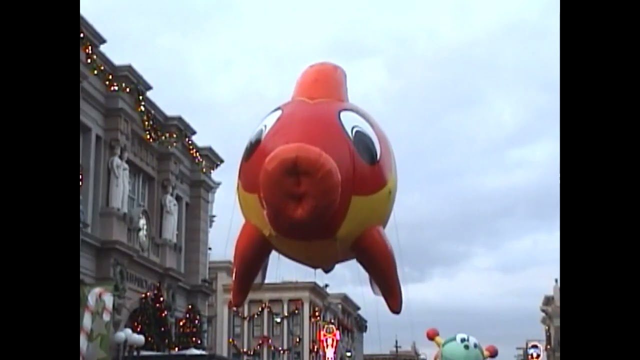 Macy’s Holiday Parade at Universal Orlando 20 Years Ago