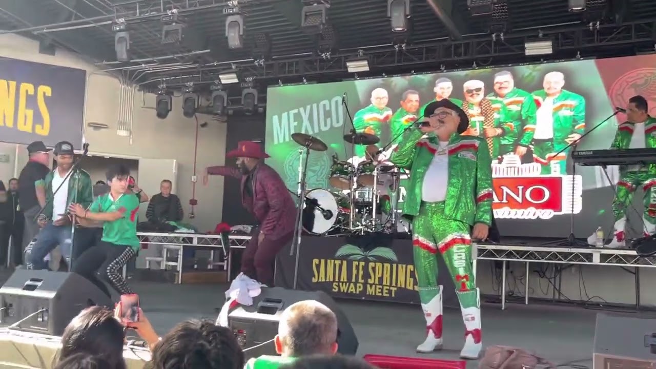 Mi banda el Mexicano Feliz-Feliz en vivo
