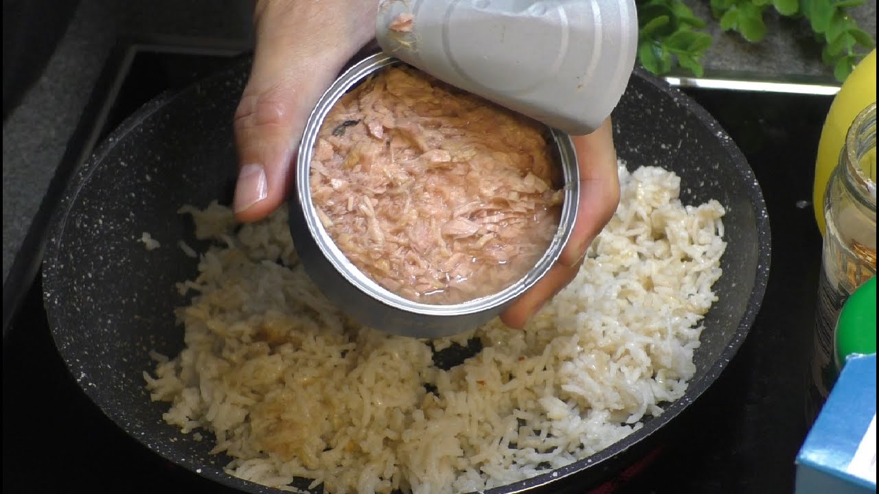 Простой рецепт ♥ Жареный вареный рис с консервированным тунцом ♥ Быстро и вкусно