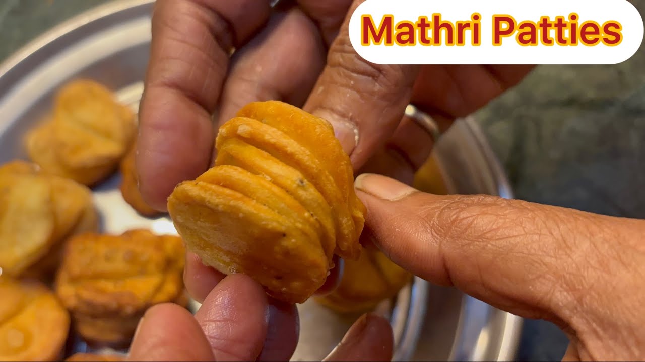 Holi Special Mathri Patties #holispecial #mathri #patties #indianfood #food #snacks #festivaldish