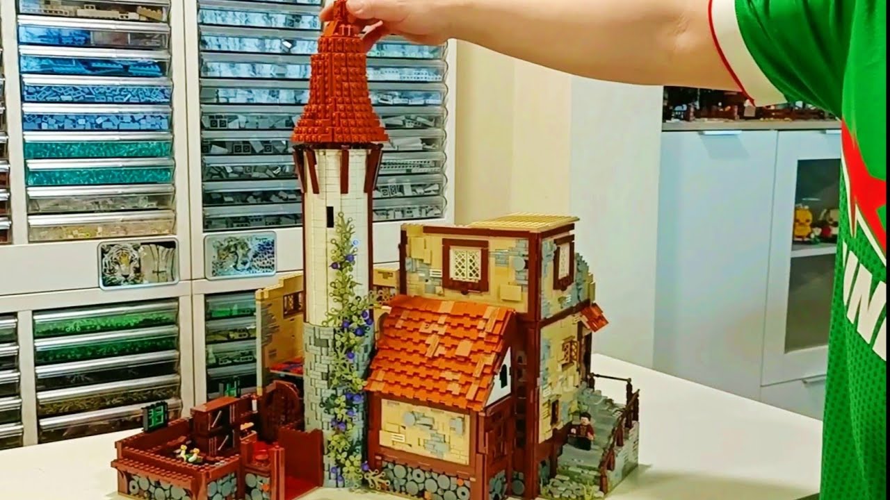 LEGO Castle - Building My Medieval Town Hall🏡episode 3( round tower, exterior)