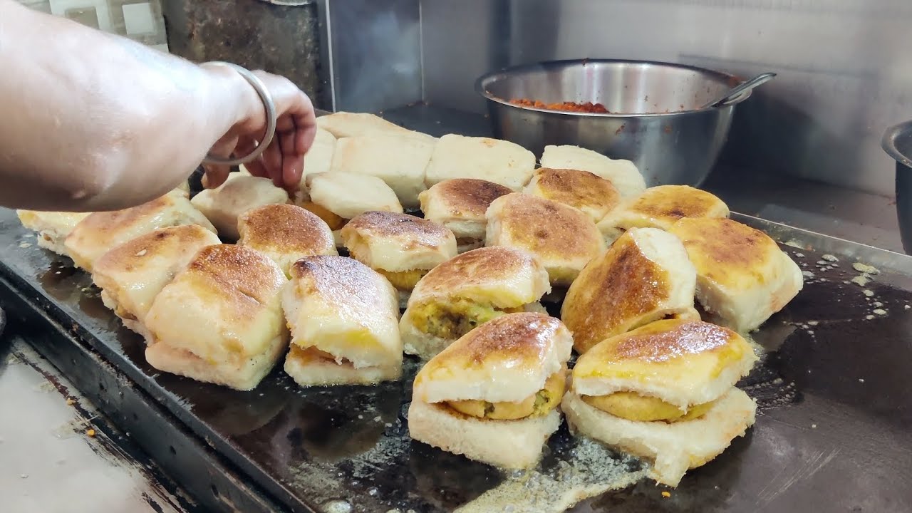 Famous Tawa Fry Vadapav of Vadodara | 5000 Vadapav Selling Everyday ! Indian Street Food