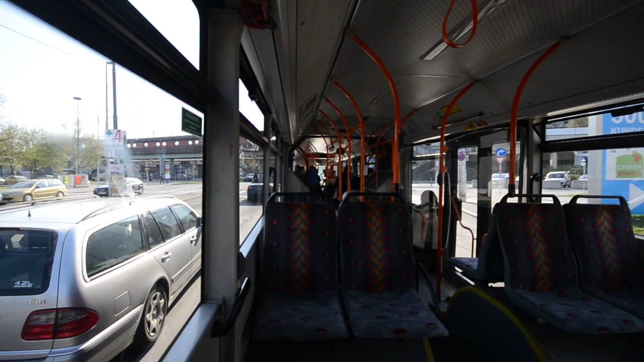 Autobus Wien - MAN NG 243 M18 8233 (Linie 66A Oberlaaer Straße - Rudolf-Zeller-Gasse)