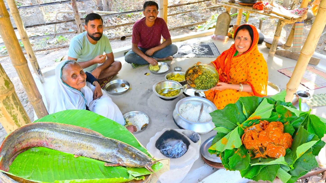 মায়ের হাতের স্পেশাল লাউ পাতায় পাকা মাগুর ভাপা সঙ্গে ল্যাঠা কৈ মাছ দিয়ে কচু রান্না | villfood recipes