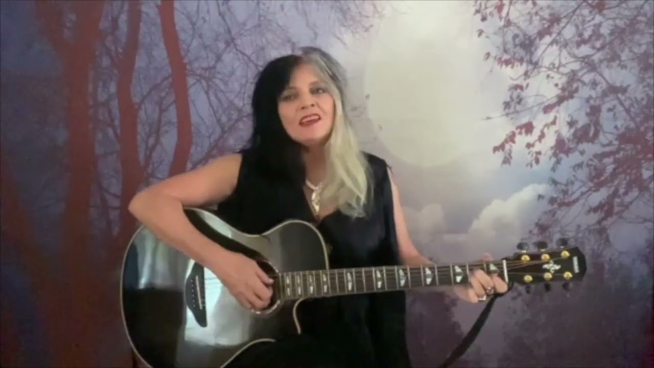 Wendy Rule: Singing To The Bones