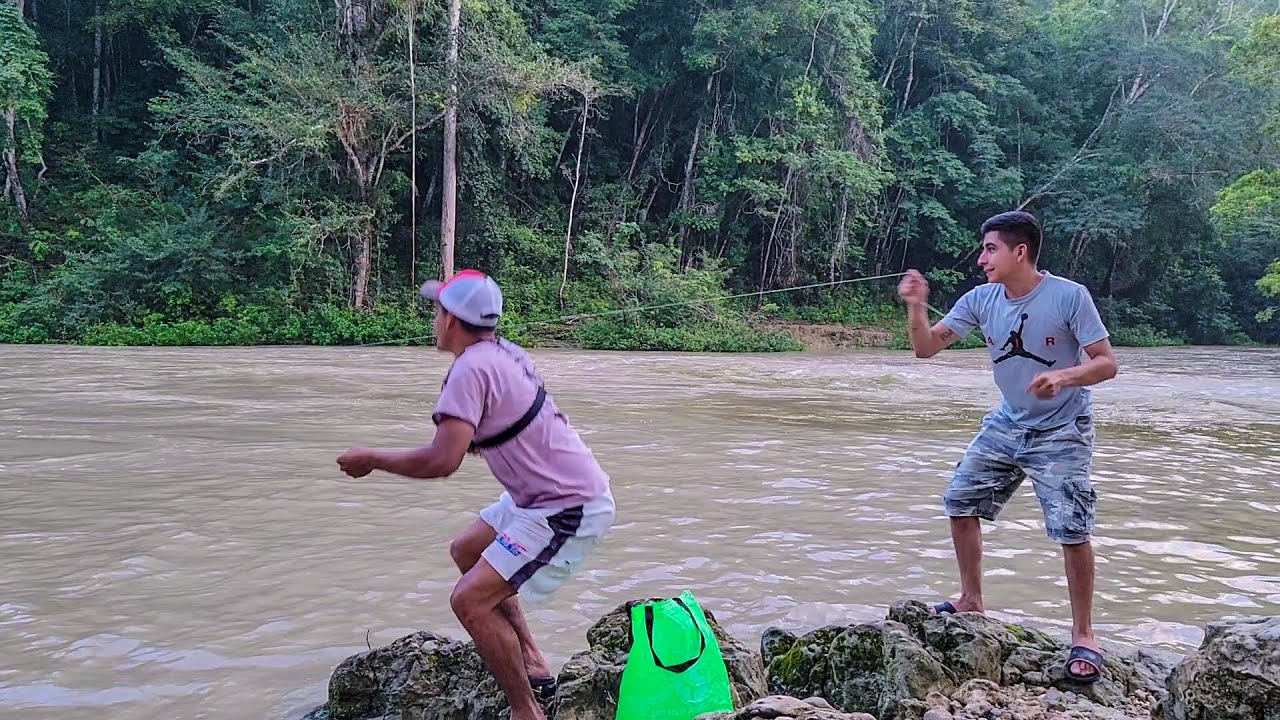 Nos Paso Esto Por Pescar En Medio De Dos Ríos Crecidos