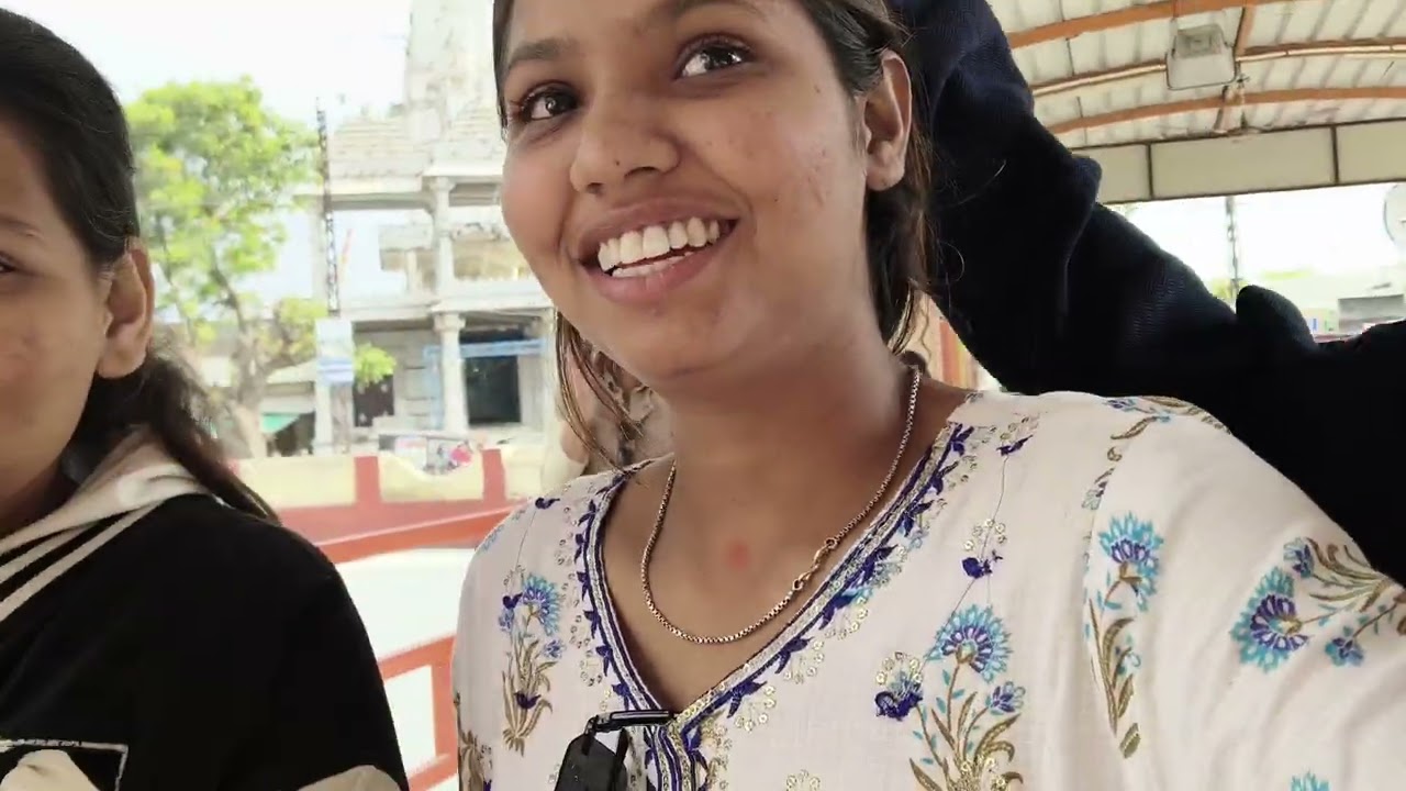 “Happy New Year 2026 🎉 | My Life Ka First Vlog ❤️”“New Year, New Beginning ✨ | First Vlog” 💫