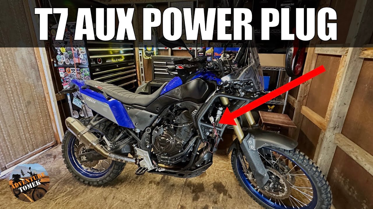 Расположение дополнительной розетки питания Yamaha Tenere 700