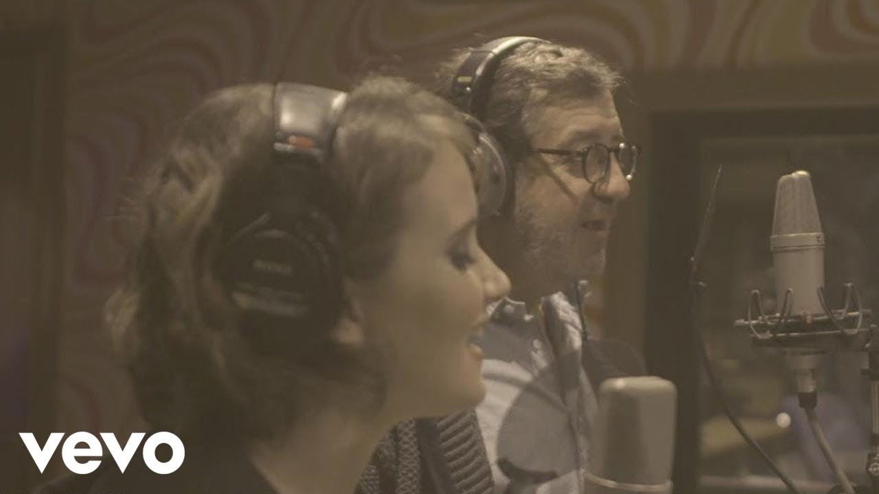 Carolina Deslandes - Avião De Papel ft. Rui Veloso