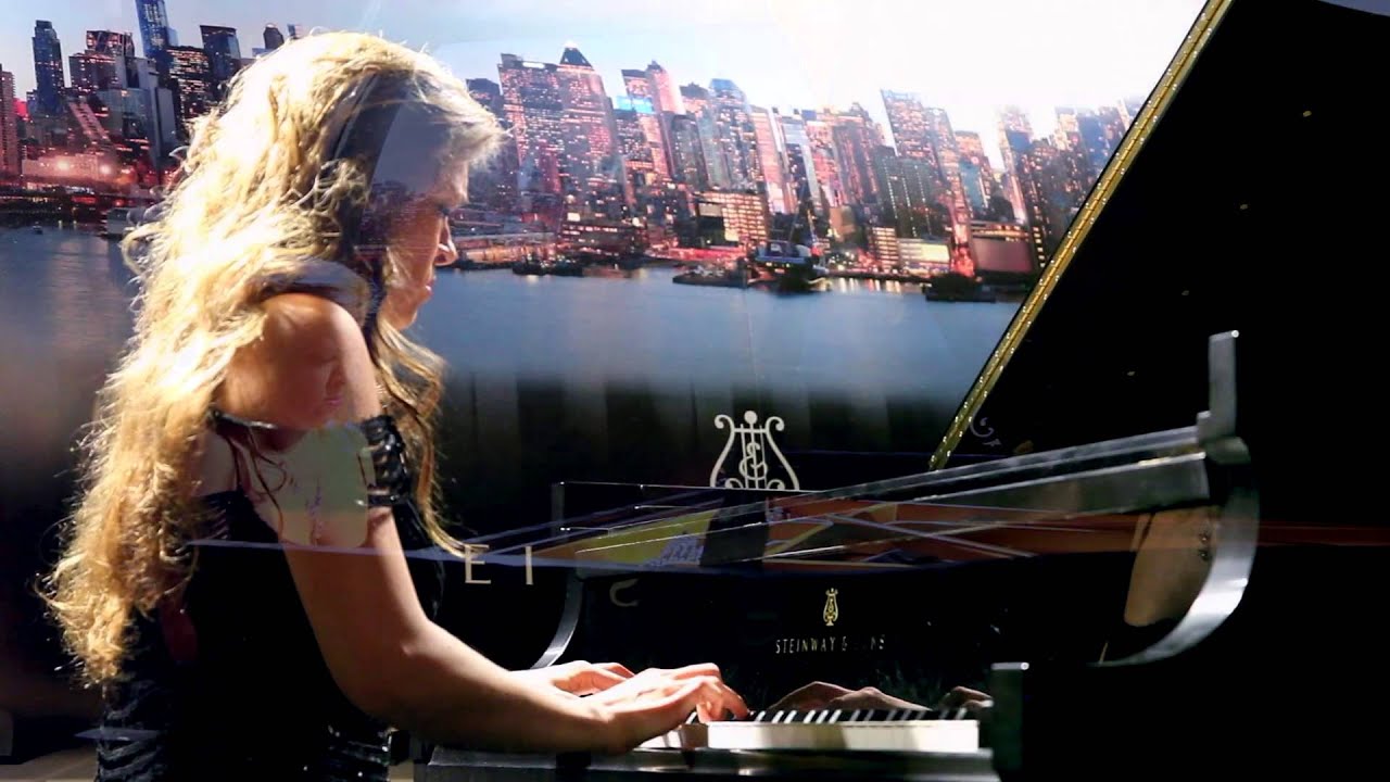 Svetlana Smolina performs Schumann 