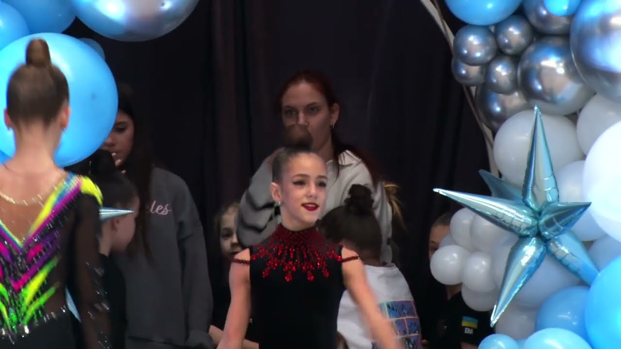 Рунова Олена 2015 м'яч