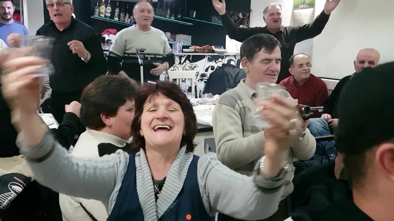 GJINA ZEFI KENDON NE DITLINDJEN   E MUSTAF JAKUPIT PERSH LEM GUCIJA