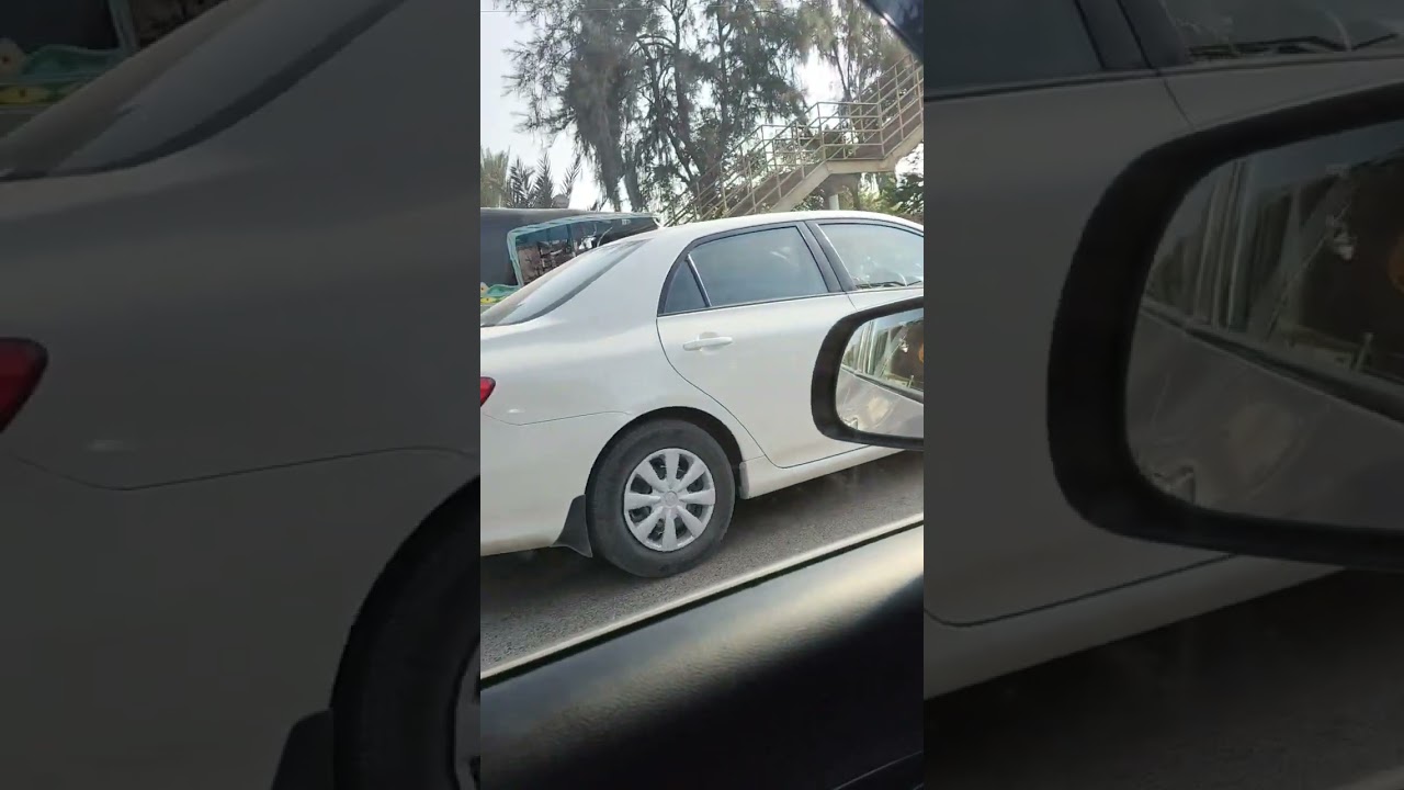 heavy traffic in karachi Pakistan