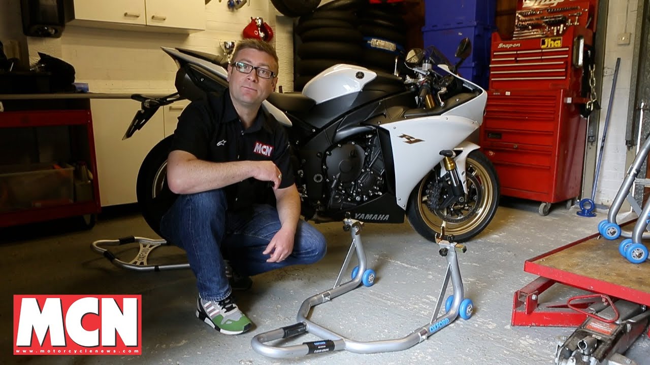 How to: Use a paddock stand | Products | Motorcyclenews.com