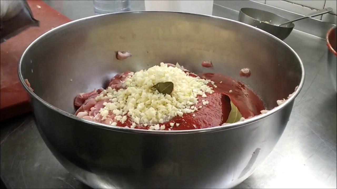 Cheiro de Fumeiro: Como fazer chouriço