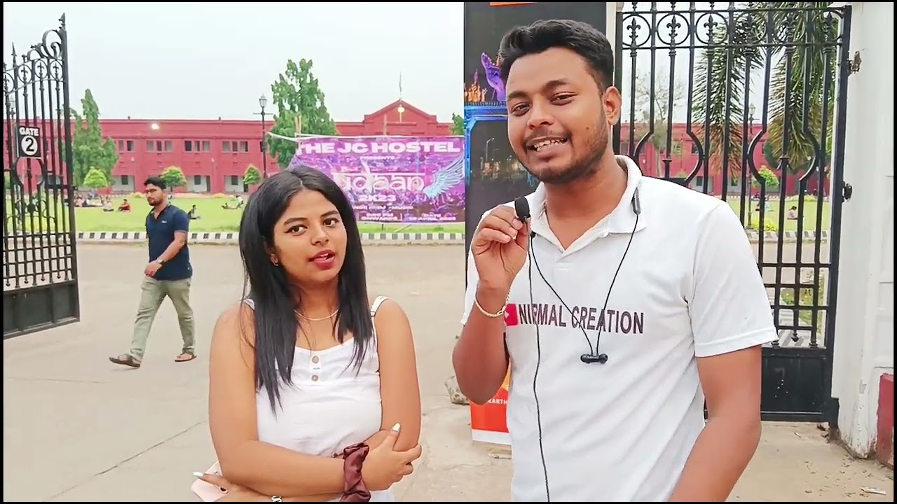 funny Questions To College Girls🤣