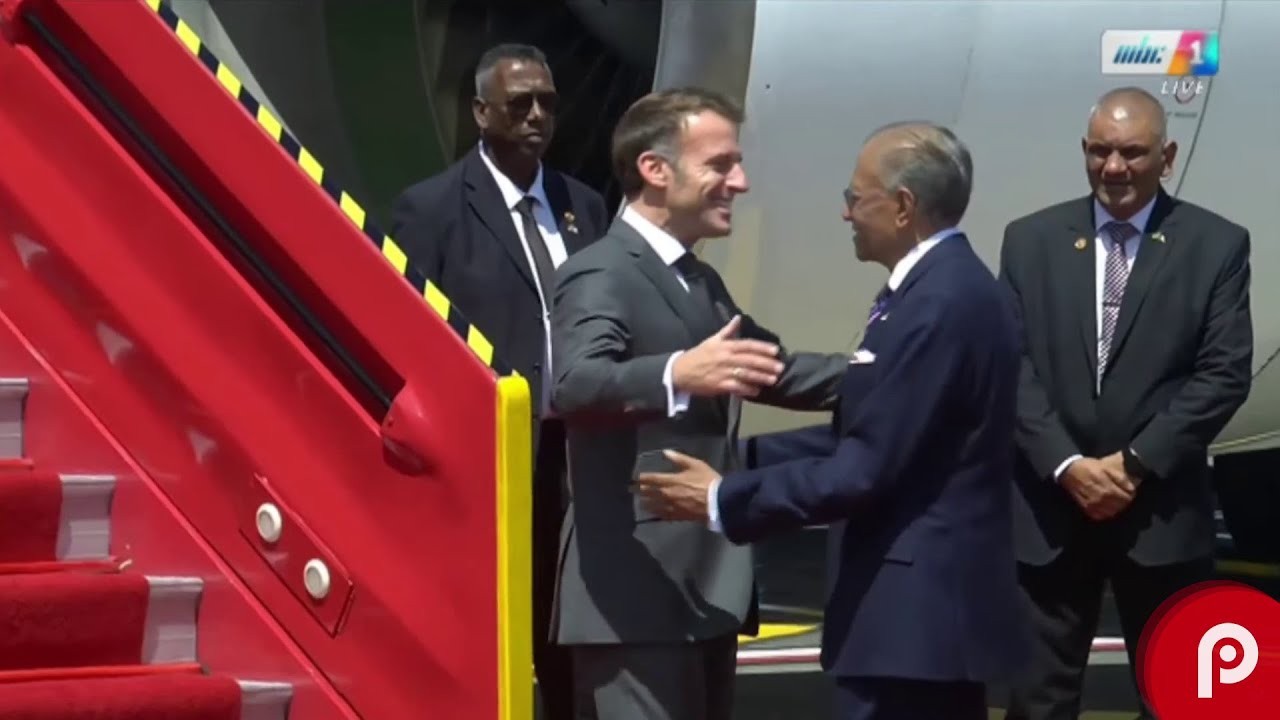 EN DIRECT | Arrivée du président Emmanuel Macron à Maurice