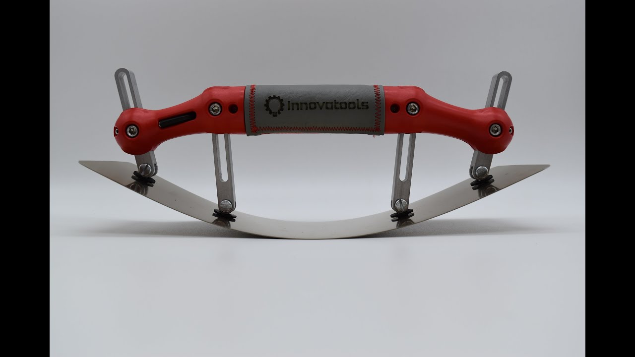 Radius adjustable trowel