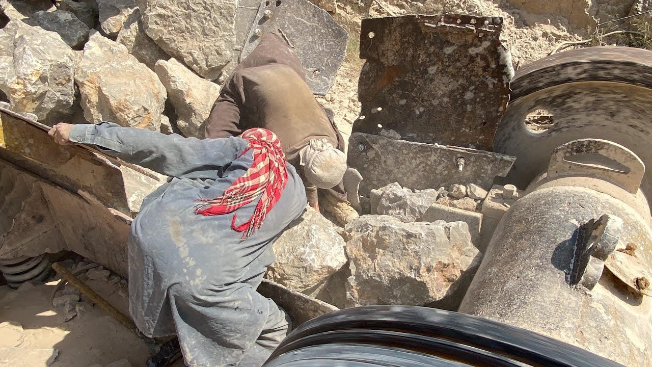 Unbelievable 🚨 Stone crusher #crusher #crushingmachine  #jawcrusher March 9, 2026
