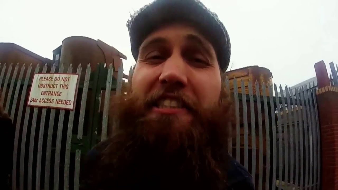 Pizza Tramp - Ciggy Butt Brain (Official Video, even more half-baked than the rest)