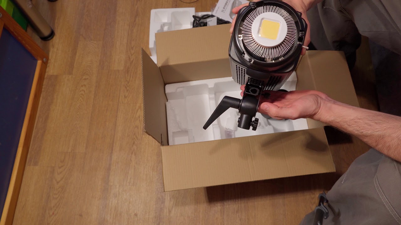 Тест, обзор студийного лед видео света godox sl150w LED.