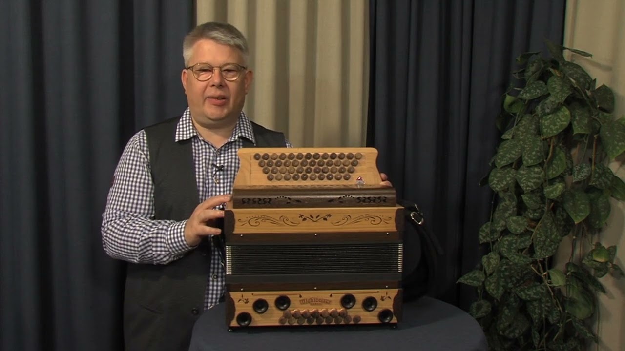 Harmonika-Vorstellung: STRASSER Natur-plus Kirsche