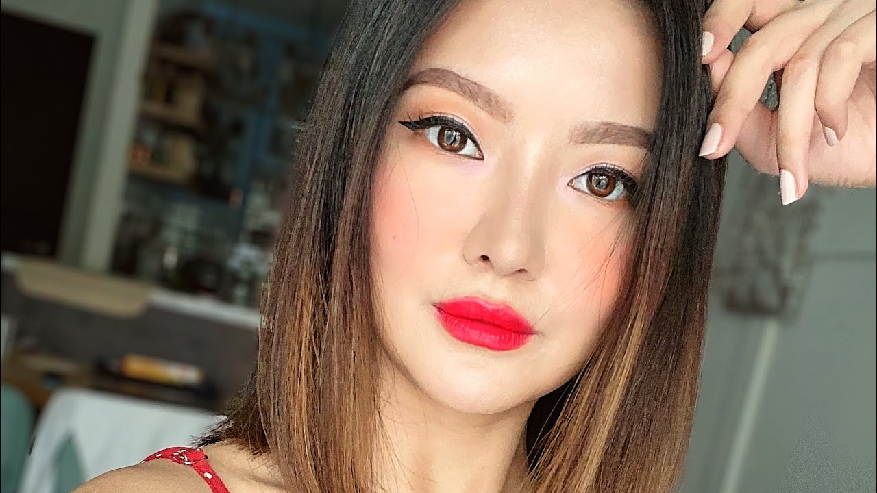 Super Flattering Easy Makeup + Dewy, Glowing Glass Skin! ⎮Emily Quak
