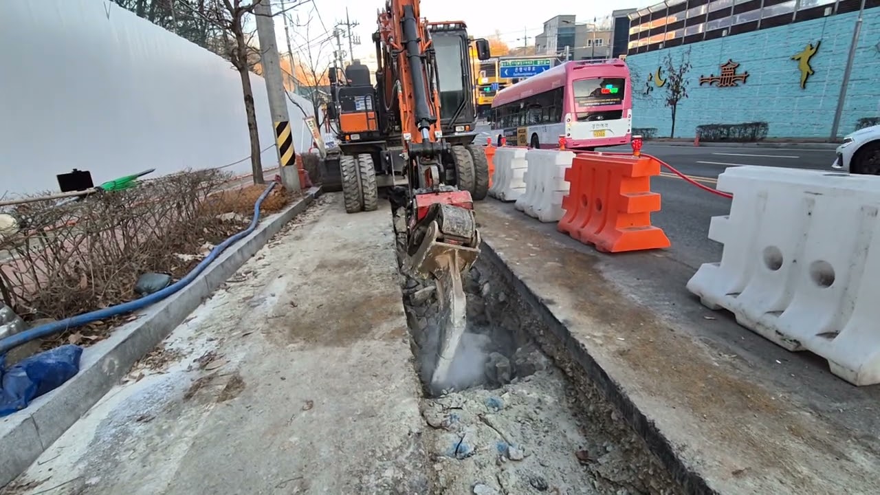 신기술공법 무진동암파쇄공법 비폭성파쇄제 팽창성몰탈을 이용한 비폭성암파쇄공법 유석토건주식회사 010-8878-6627 