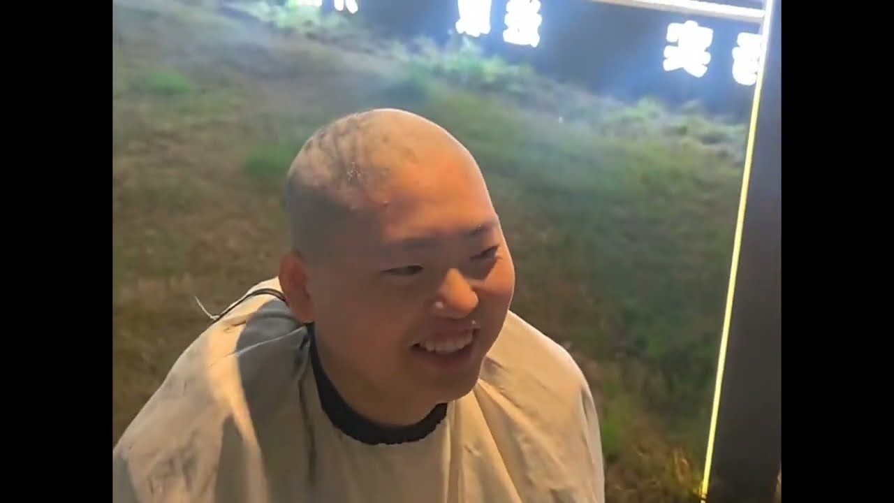 Road-side headshave 💇🏻‍♀️ || Head-shave in pubic 🪒