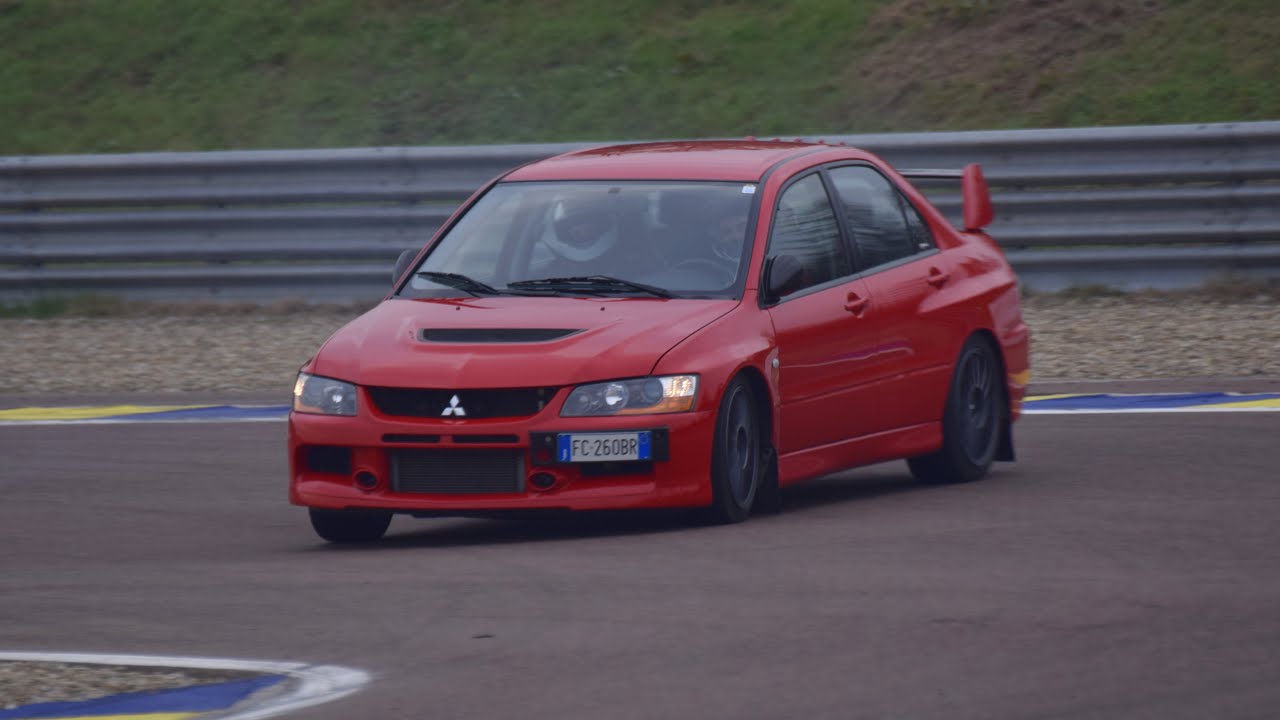 Mitsubishi Lancer Evo IX sideways - On board, flames from exhaust, flatout & sound