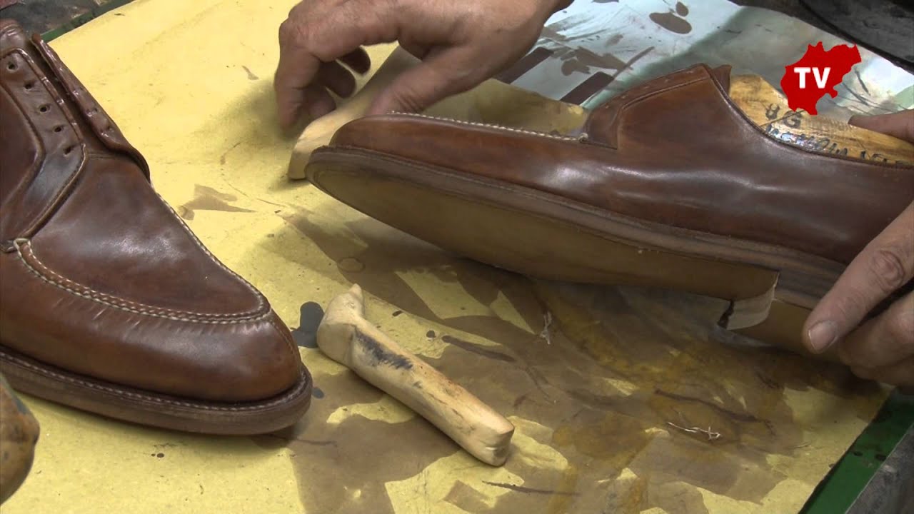 Nel laboratorio Serafini a Petriolo le scarpe del Papa ortodosso