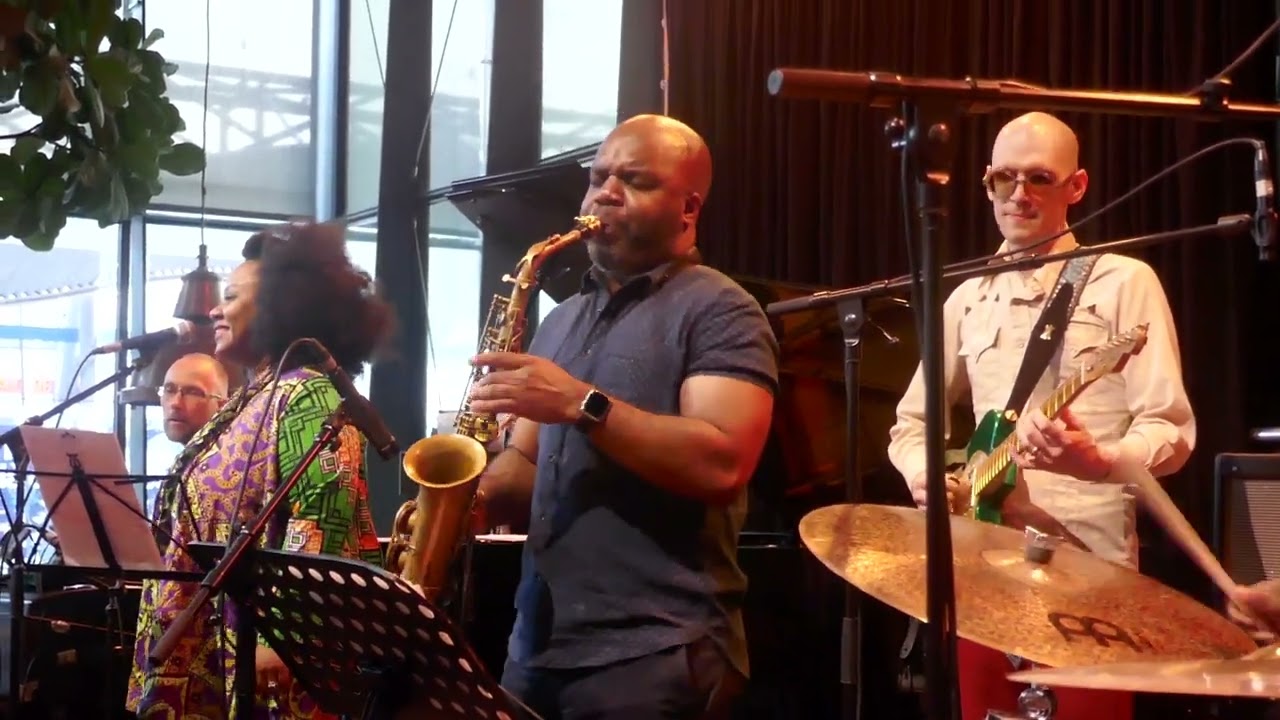 Nate Smith - 1 (Petite Halle de la Villette - Paris - July 9th 2018)