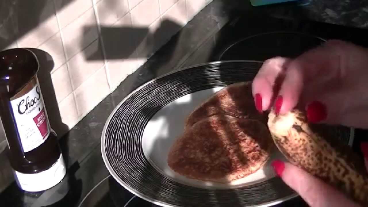 Slimming World recipe  syn free Smash Pancakes with fruit & chocolate!