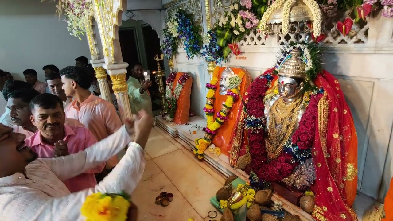उरण जसखार गावात रत्नेश्वरी देवीच्या पालखी निमित्ताने रत्नू आईला भेट दिली🙏💐💐💐